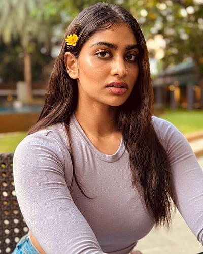 ஏக்கம் நீ... ஷிவானி நாராயணன்!